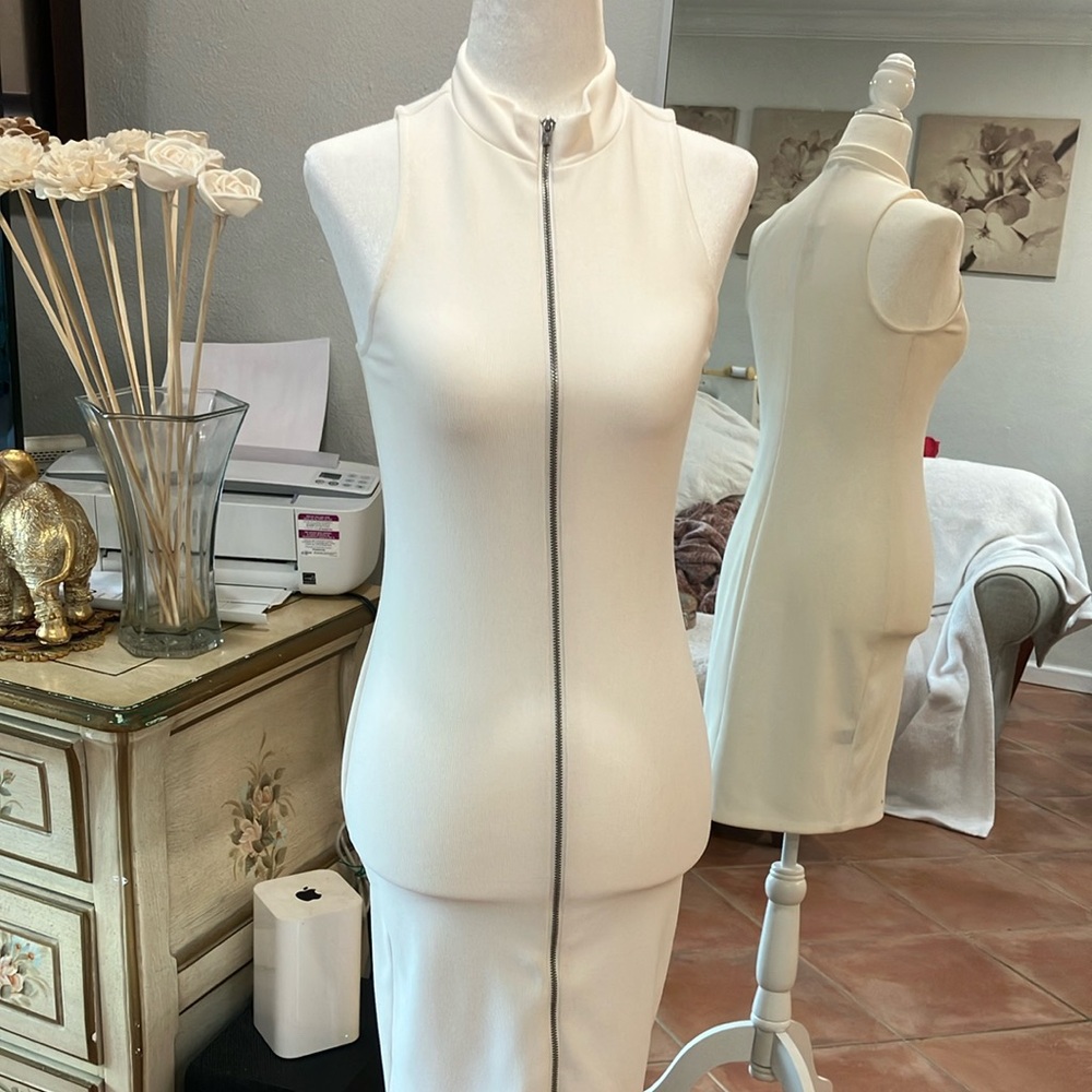 Sleeveless White Zip-Up Dress